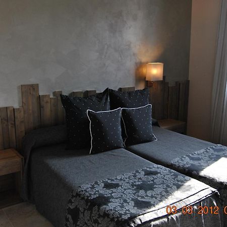 Santa Barbara Hotel Sant Corneli ภายนอก รูปภาพ