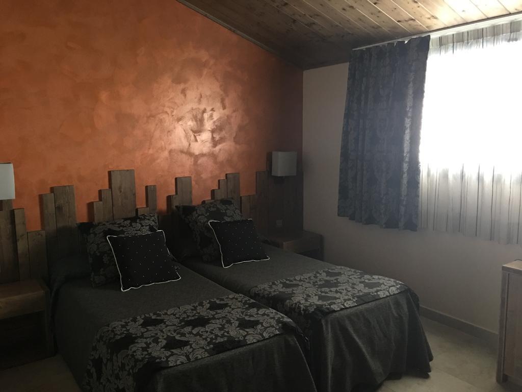 Santa Barbara Hotel Sant Corneli ภายนอก รูปภาพ
