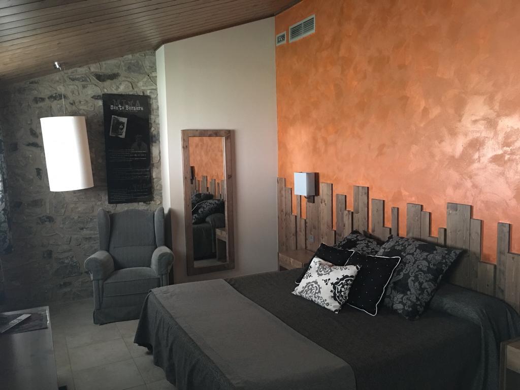 Santa Barbara Hotel Sant Corneli ภายนอก รูปภาพ